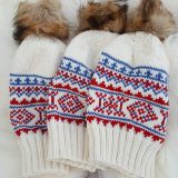 Strikket lue med samisk mønster