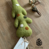 Lysegrønn minitre i ull (ca 30 cm)