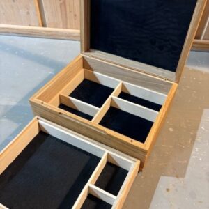 No.1 Skrin til bunadsølv eik ferdig gravert med "Bunadsølv"